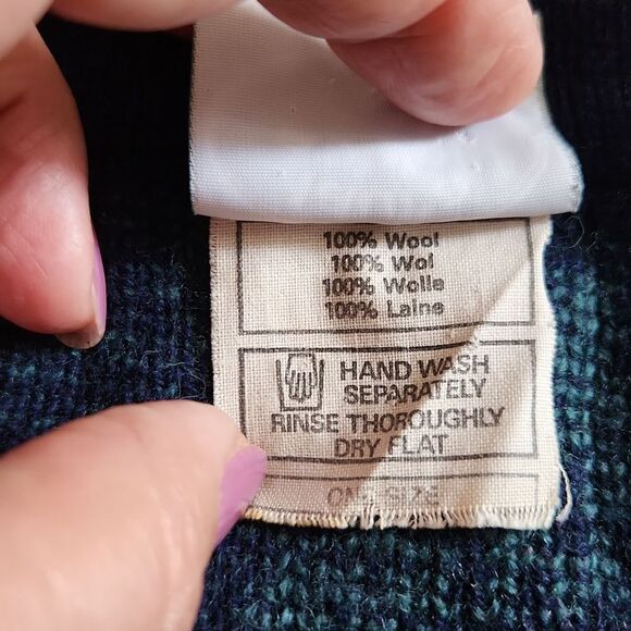 NWOT Laura Ashley Vintage Scotland wool floral pullover sweater - Picture 4 of 8